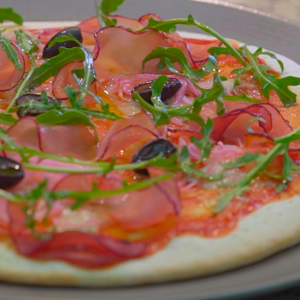 Pizza con Pierna Selva Negra Tangamanga