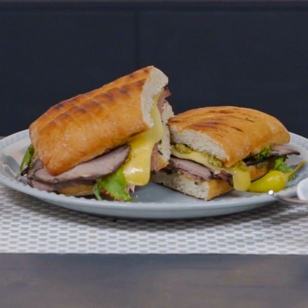 Panini con Roast Beef Tangamanga al grill