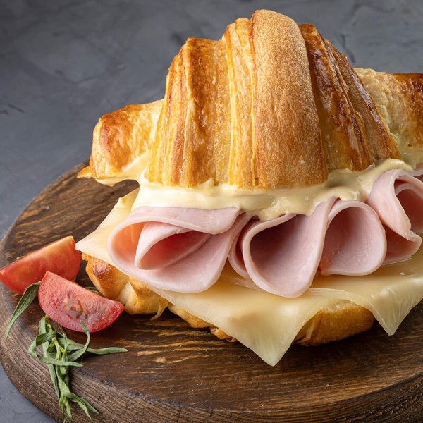 Croissant con Jamón Listón Azúl
